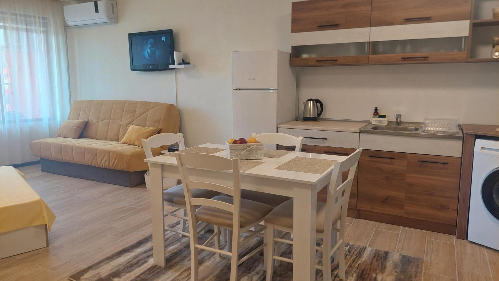 Krimski Apartment - Free Private Parking Varna Exterior foto