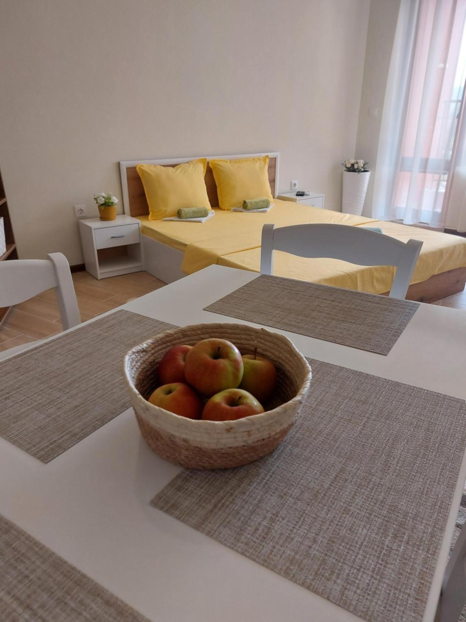 Krimski Apartment - Free Private Parking Varna Exterior foto